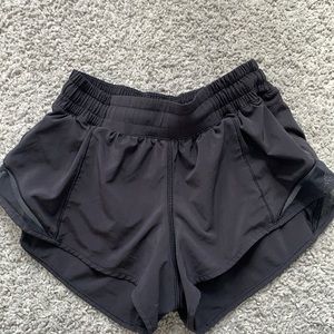 perfect condition lulu lemon hotty hot shorts
